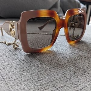 Gucci squared sunglasses cream with turtois shell tan accent made in Italy
